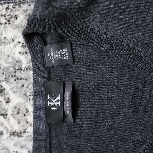 Calvi Klein V neck sweater extra fine merino wool - Picture 4 of 4